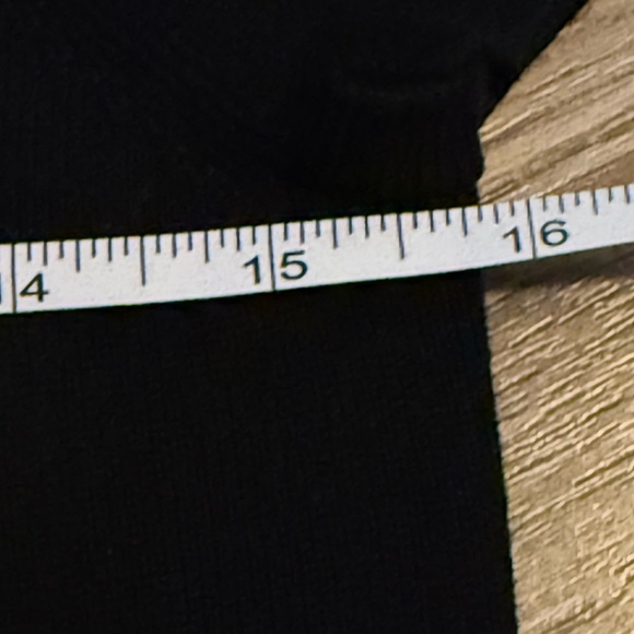 Talbots Classic Black Short Sleeve Top PM - Picture 8 of 9